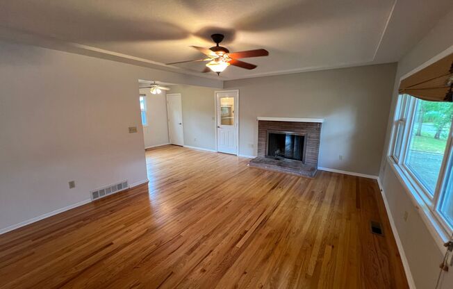 Spacious Home Near University of Portland