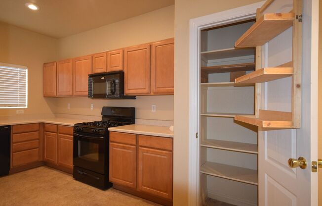 3 beds, 2.5 baths, $2,010