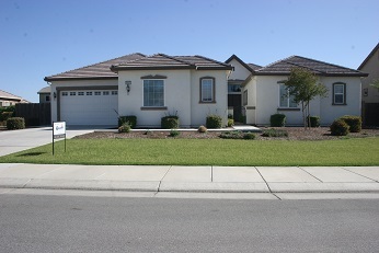 Beautiful 4bd + Office + 3.5ba NW Bakersfield - Ready for October Move In