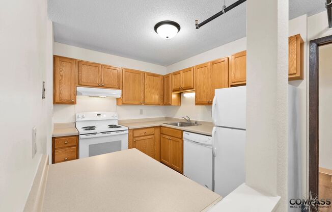 1 bed, 1 bath, 709 sqft, $1,045, Unit 2215-325