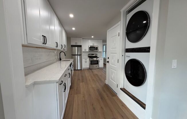 2 beds, 1 bath, 574 sqft, $2,200, Unit 74 6th St - Apt 2