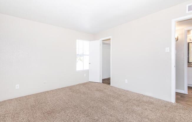 1 bed, 1 bath, 560 sqft, $895