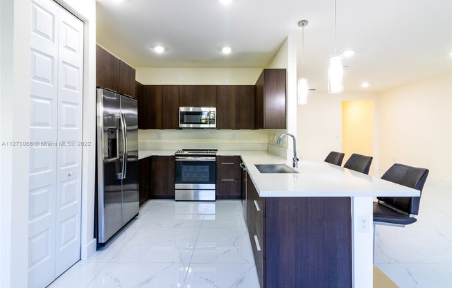 8045 NW 104 CT