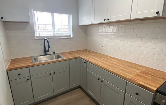 1 bed, 1 bath, $1,575, Unit C3