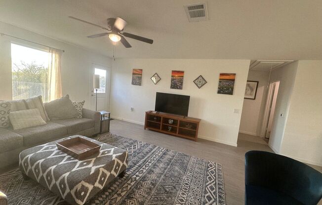 FULLY FURNISHED!!! 3Bed/2Bath House for Rent! Available Now! 12 or 6 month lease.
