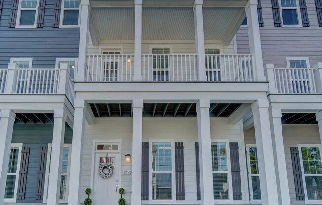 3-Bedroom Townhome w/Attached Garage! Available 07-09-25! Pet Friendly, 400 Yards To Beaches!  All Appliances Convey!