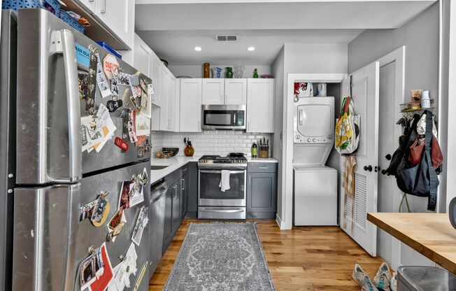 2 beds, 1 bath, 746 sqft, $3,200, Unit 924-3W