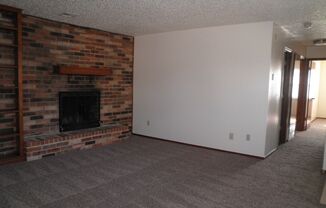 2 beds, 1 bath, 975 sqft, $850, Unit D