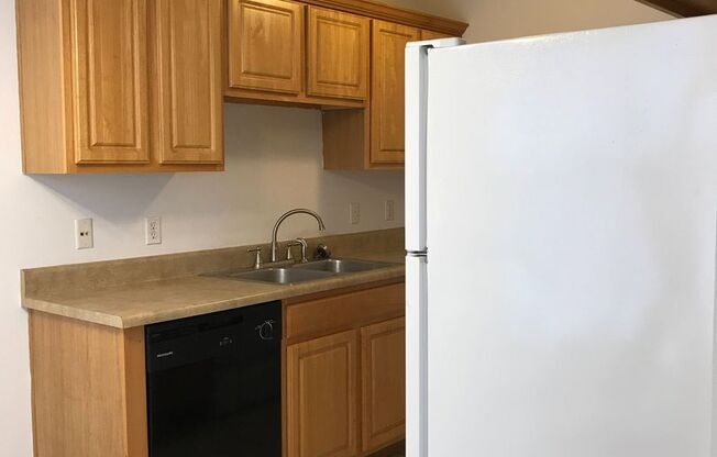 2 beds, 1 bath, 800 sqft, $695, Unit 6