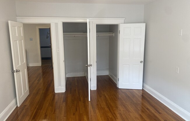 1 bed, 1 bath, 700 sqft, $2,100, Unit 25