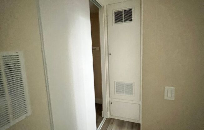 1 bed, 1 bath, 700 sqft, $1,995