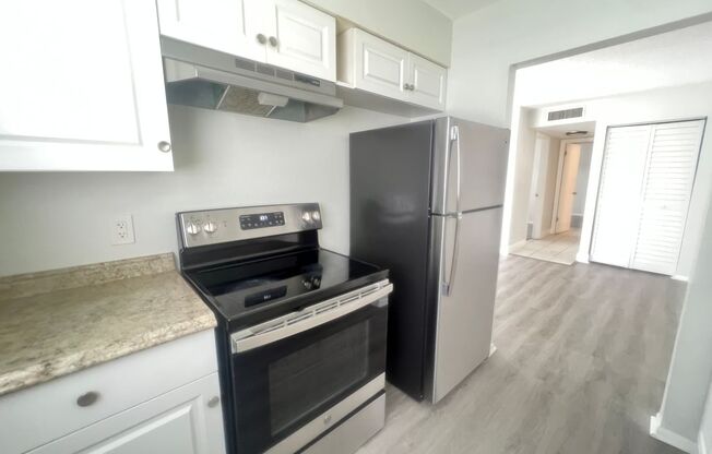 2 beds, 1.5 baths, 800 sqft, $1,450, Unit 136