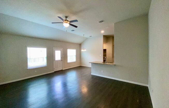 Luxury 3/2 Duplex Navarro ISD Rent Ready Today