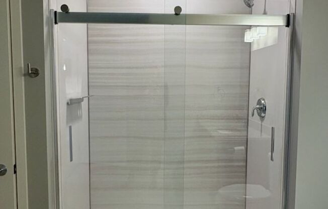 1 bed, 1 bath, 676 sqft, $1,425, Unit 323