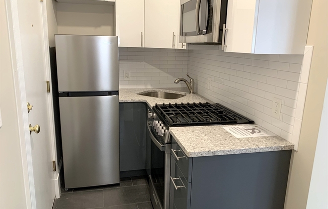 Studio, 1 bath, 330 sqft, $2,995, Unit 7