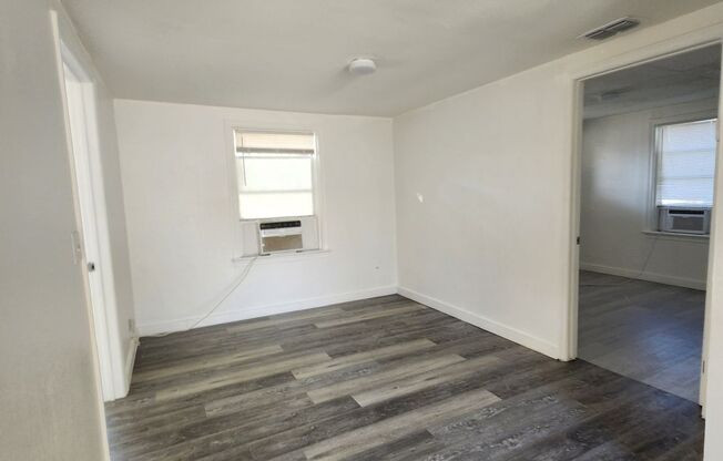 3 beds, 1 bath, $1,700, Unit Apt. 1