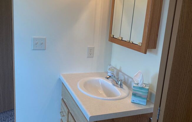 2 beds, 1 bath, 1,000 sqft, $1,149.99, Unit 515-11