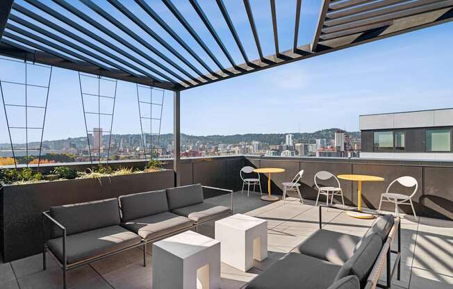 Analog PDX Apartments in Portland, Oregon Outdoor Community Space