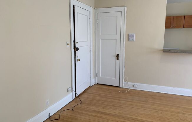 Studio, 1 bath, 450 sqft, $895