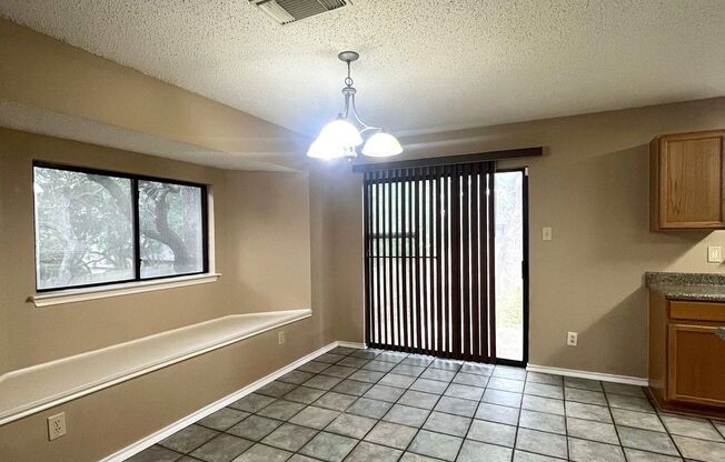15838 Colton Wl