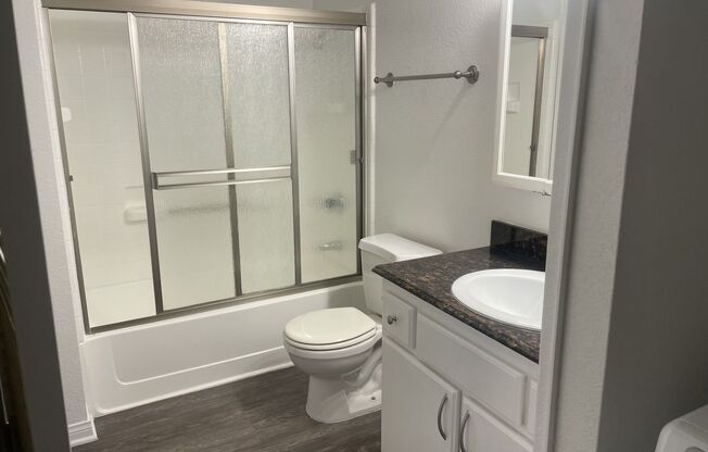 1 bed, 1 bath, 694 sqft, $2,385, Unit 812