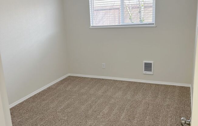 2 beds, 1 bath, $1,695, Unit 15