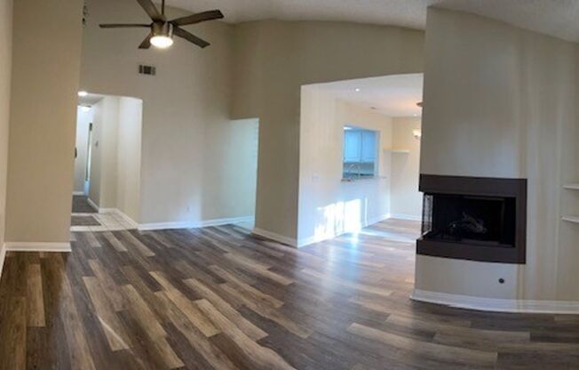 2 beds, 2 baths, $2,495, Unit Unit 390
