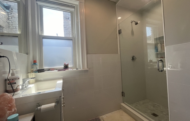 2 beds, 1 bath, $3,795, Unit 25