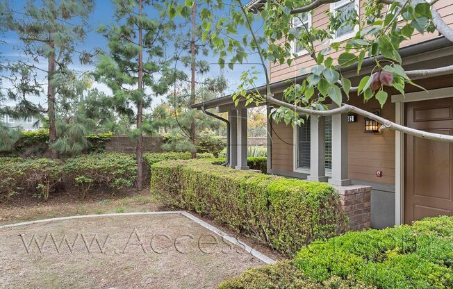 Beautiful 3 Bed/3.5 Bath Condo In Tustin!