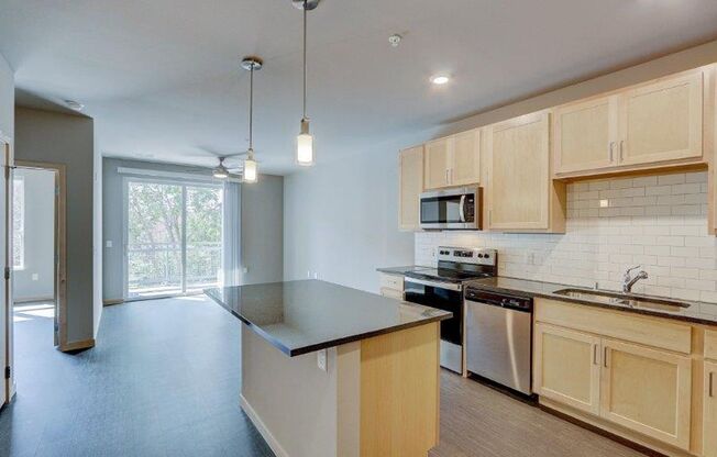 1 bed, 1 bath, 693 sqft, $1,850, Unit 303
