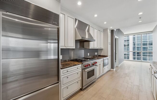 3 beds, 3 baths, $5,895, Unit UNIT 1901