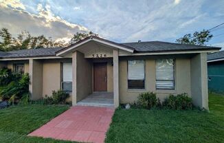 AVAILABLE NOW: 2-bedroom, 2-bath half duplex