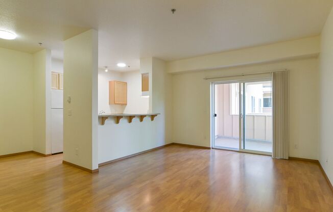 2 beds, 1 bath, $1,700, Unit 203