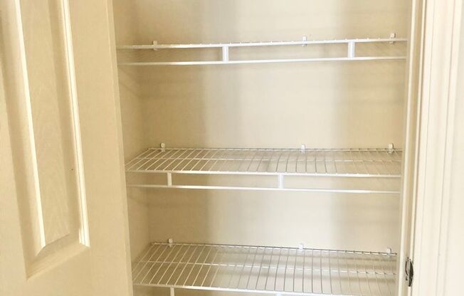 1 bed, 1 bath, 856 sqft, $1,170, Unit 0812