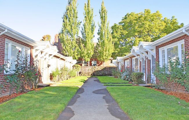 Charming Vintage Irvington Apartment in Brick Courtyard Complex