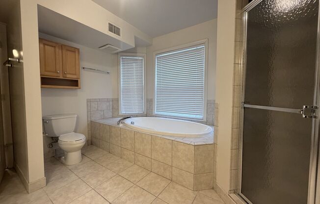 2 beds, 2 baths, 840 sqft, $2,155, Unit 4-0401