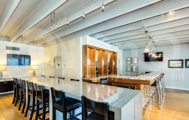 1 bed, 1 bath, 602 sqft, $2,000, Unit 16E