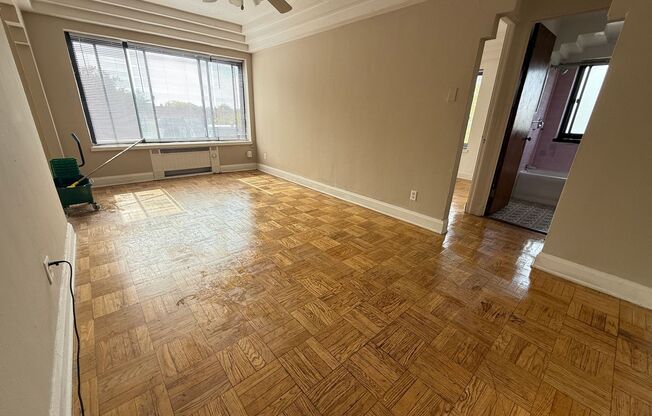 2 beds, 1 bath, $1,295, Unit 410
