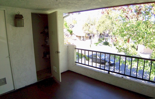 Delightful Upper Unit Mira Mesa Condo Located In The Villas At Westmore