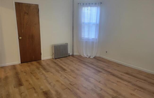 3 beds, 1 bath, 933 sqft, $3,990, Unit 1