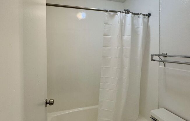 Studio apartment including Water, Electric and Cable TV. Community pool.