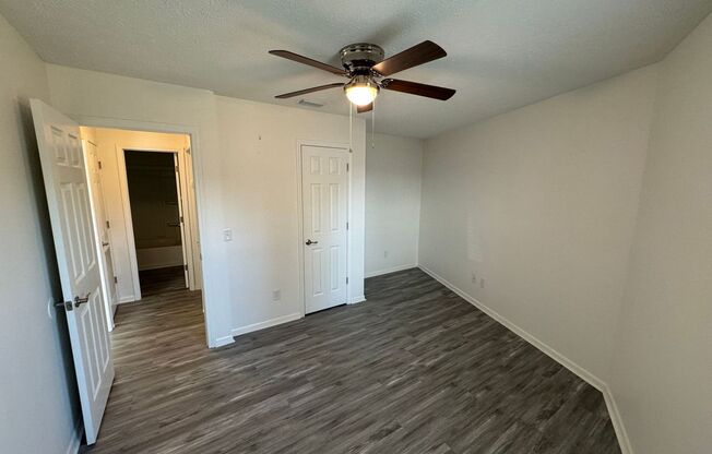 2 beds, 1 bath, 750 sqft, $1,250, Unit 1616 Gainer Ave.