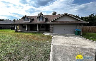 Lovely 3-Bedroom Home in South Crestview!