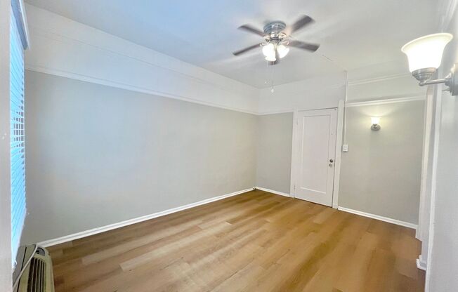 Studio, 1 bath, 250 sqft, $1,095, Unit 26