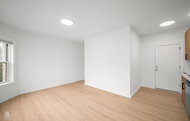 2 beds, 1 bath, 750 sqft, $2,095, Unit 1438-1F