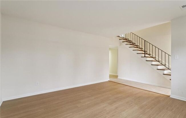 4 Bed House Ready For a New Tenant