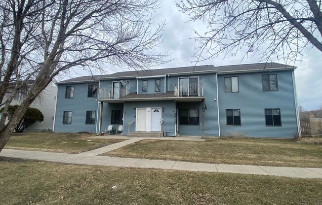 2 Bed, 1 Bath Townhome in West Fargo!
