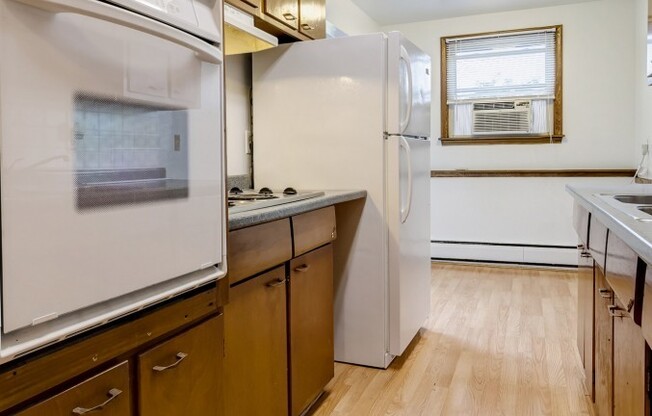 1 bed, 1 bath, 650 sqft, $999, Unit 1210-014