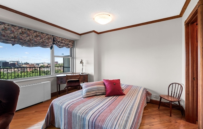 1 bed, 1 bath, 590 sqft, $3,150, Unit 17J