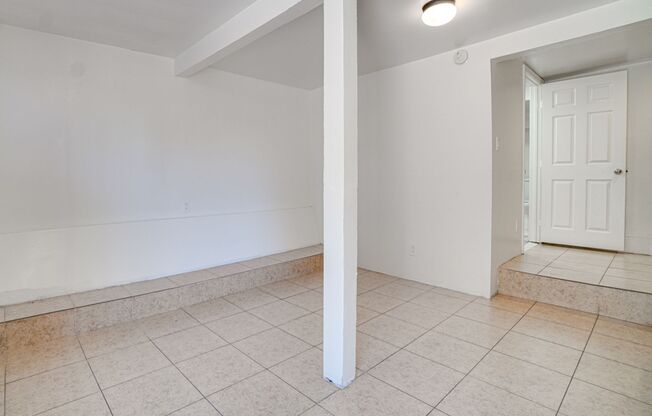 Studio, 1 bath, $1,595, Unit 11